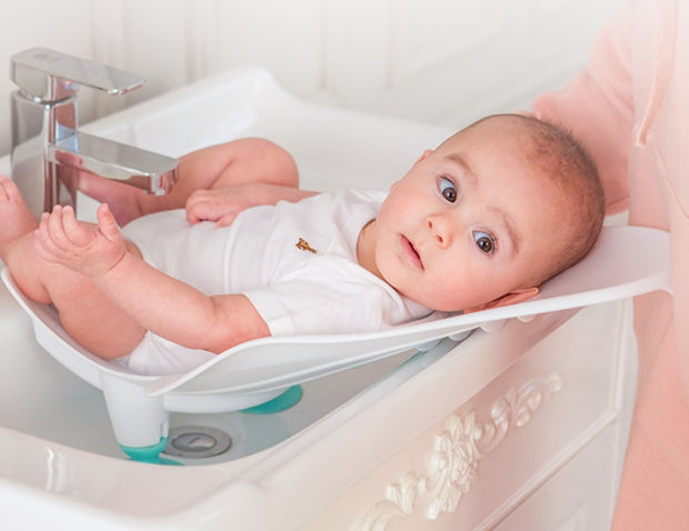 "SnugSplash: Baby Bathtub with Secure Grip"Product Description:

 


 Make bath time safe and enjoyable with the
 
 SnugSplash:
 
 Baby Bathtub, designed for newborns up to 18 months (weight ≤ 15kg). AvailablZIP UP EXPRESSBabyBaby Bathtub