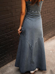 Ins Women's Summer Vintage Denim Washed Distressed Large Swing DressUnleash Your Inner Rockstar with Our Stone-Washed Denim Maxi Dress!
Elevate your style game with this edgy A-line denim dress that's all about attitude and flair. CrZIP UP EXPRESSWomanSummer Vintage Denim Washed Distressed Large Swing Dress