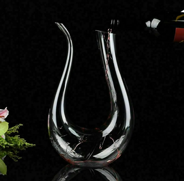 Crystal U-shaped 1500ml Wine DecanterIntroducing the Crystal U-shaped 1500 ml Wine Decanter, the perfect addition to your bar or wine collection. Crafted with lead-free crystal to create an elegant and ZIP UP EXPRESS-shaped 1500ml Wine Decanter